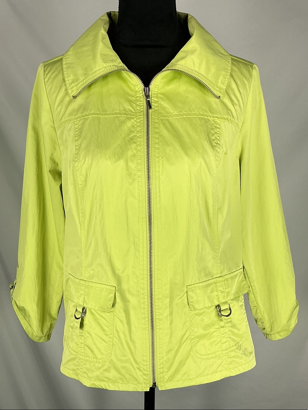 Chico's Zenergy Chartreuse Full Zip Utility Jacket Size 1 Medium 8 Ring Pockets